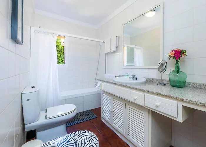 Paca カラ・ラトハダ